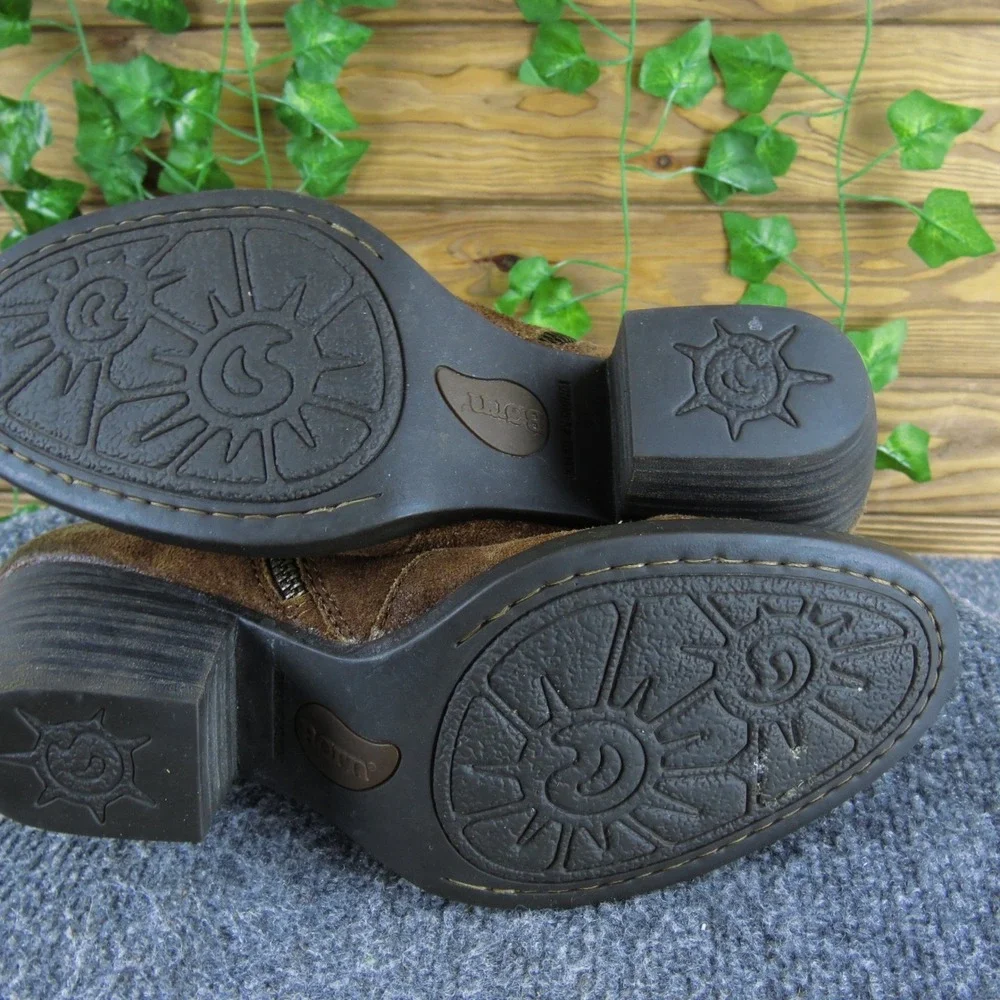 Born‎ Women's 9 Brown Suede Leather Ankle Booties Block Heel Zip Casual